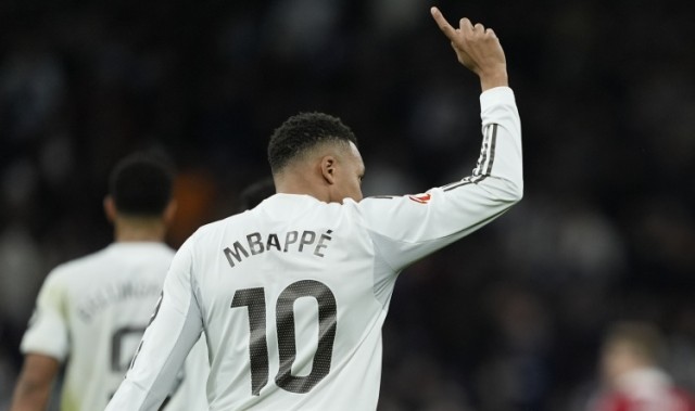 hth-记者：姆巴佩去年12月以来一直受到膝伤困扰，但他带伤坚持出战