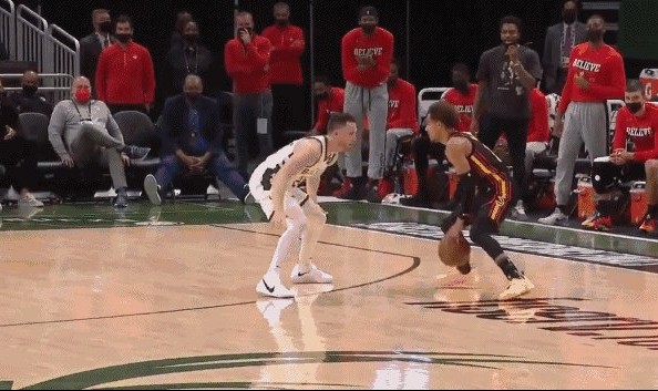 hth赛事公司-“鹿怒症”！雄鹿半场打花老鹰 强势回应抖肩吹扬